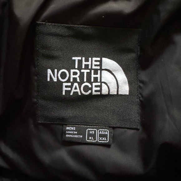 The North Face Black Puffer Retro Nuptse 700 Brand New With Tags - Picture 8 of 8